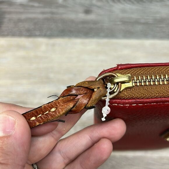 *dooney & bourke red pebble grain full zip wallet - Picture 7 of 16